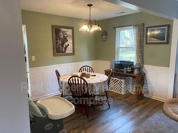 4th image of 2124 Clarion Ct