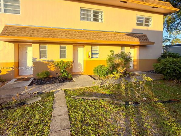 2448 SW 42nd Ave APT 2G