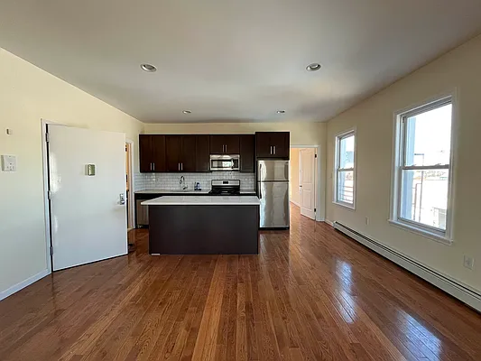 Rented by Parlor Real Estate Corp | media 8