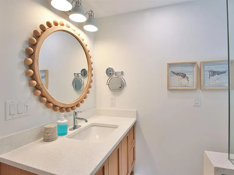 605 Concord Ln — Photo 18
