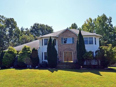 9 Camelot Dr, Monroe Township, NJ, 08831