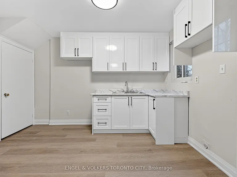 40 East St #14 — Photo 7
