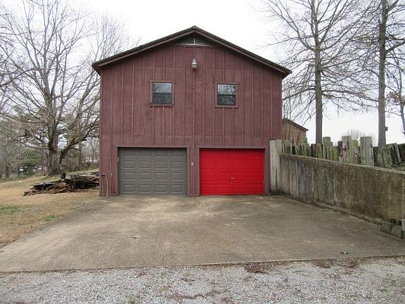 4th image of 901 N Grand Ave