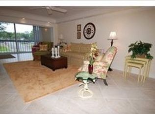 1050 9th St S APT 100, Naples, FL 34102