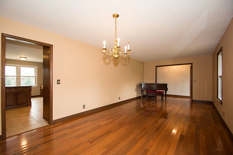 1st image of 115 Love Ct