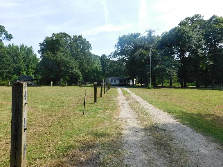 900 Loftin Farm Rd — Photo 2