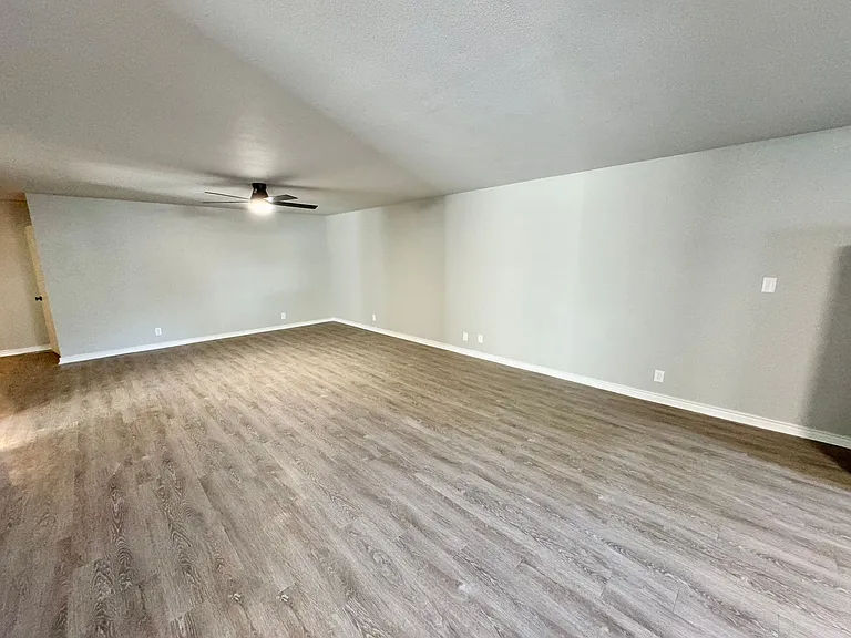 705 Sunrise Ave — Photo 36
