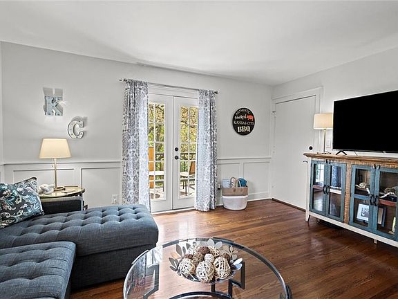 3rd image of 4504 Holly St APT 3N