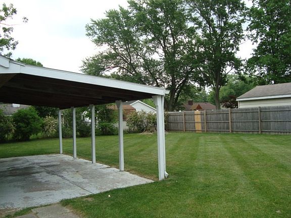 4th image of 1636 Columbian Ave