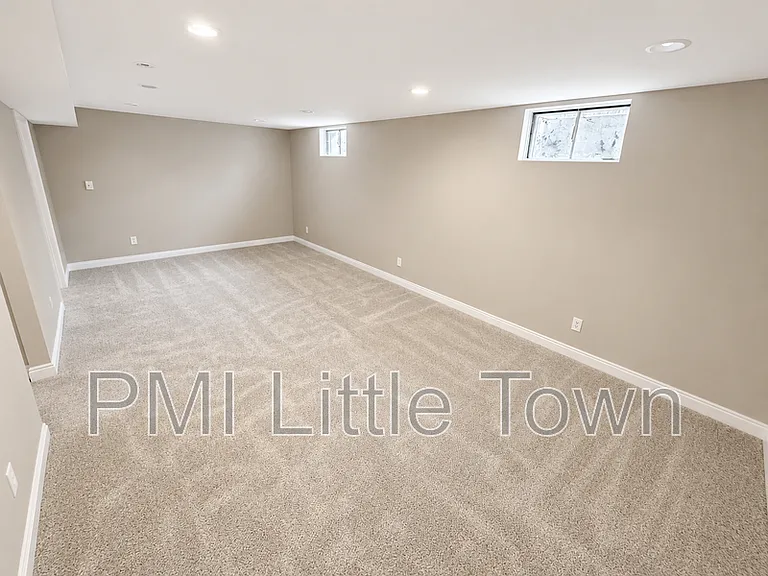 5561 S Cedar St — Photo 30