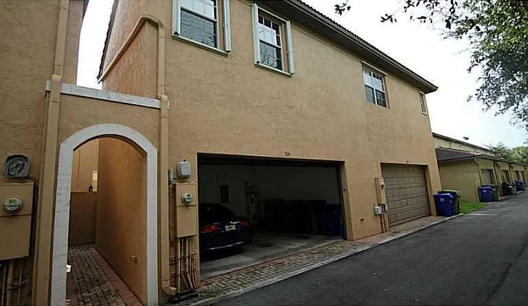 515 SW 147th Ave — Photo 14