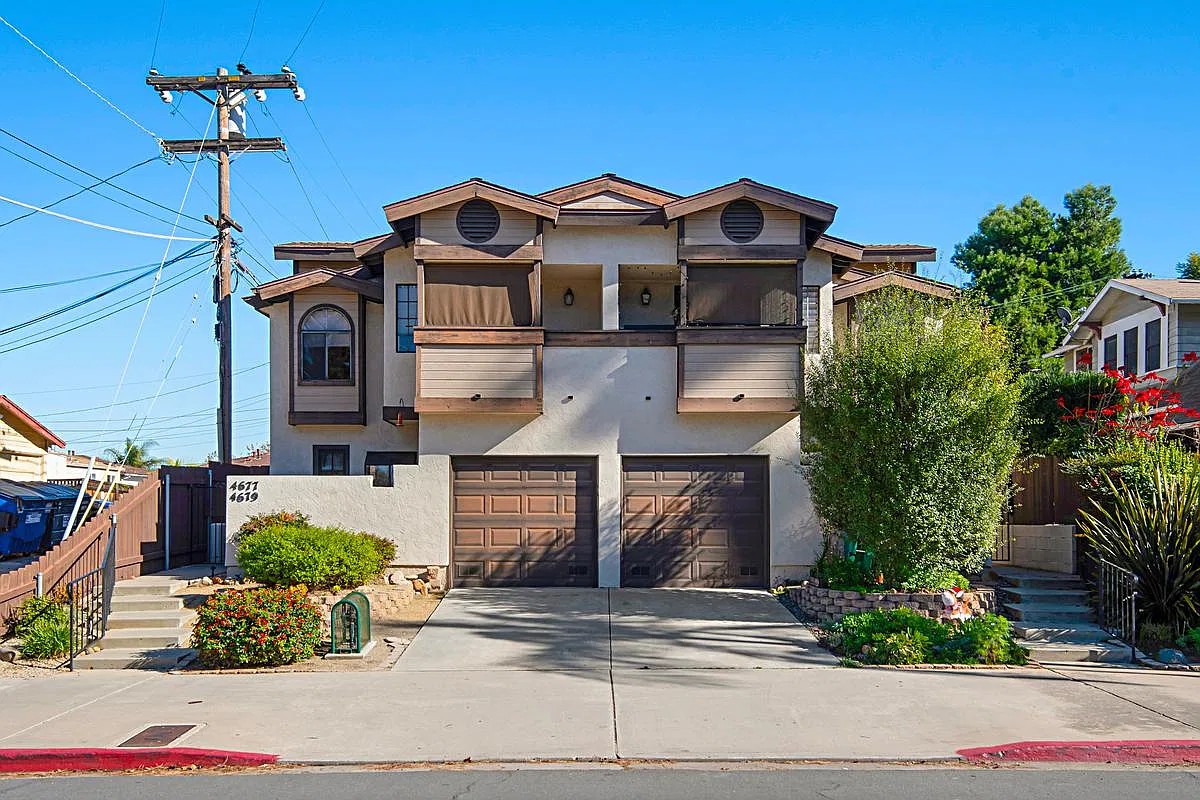 2 bed, 2.5 bath, 1240 sqft, $3,600 — Photo 2