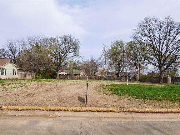 5th image of 20 E Peach Tree Ln