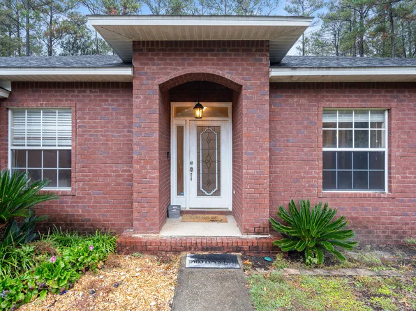 112 Pleasant Way, Defuniak Springs, FL 32435
