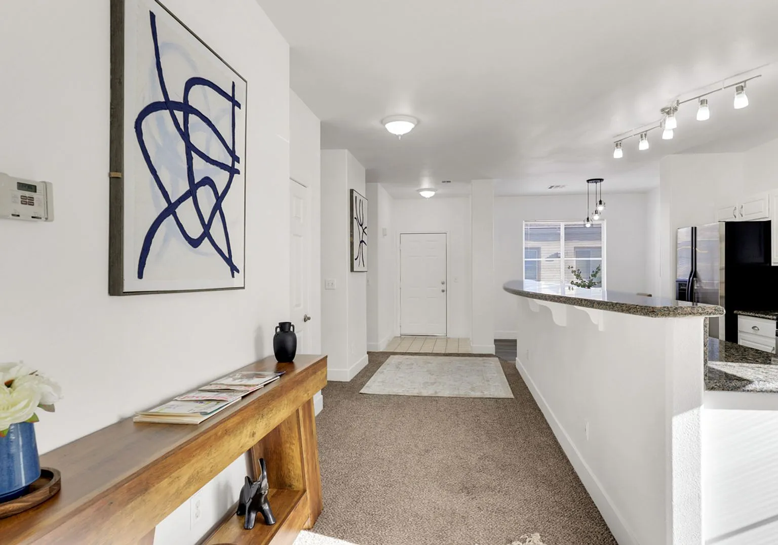 Amazing Completely Remodeled Condo In Summerlin — Photo 2