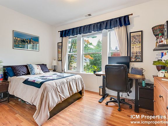 2nd image of 3300 N Claremont Ave #3-2336S