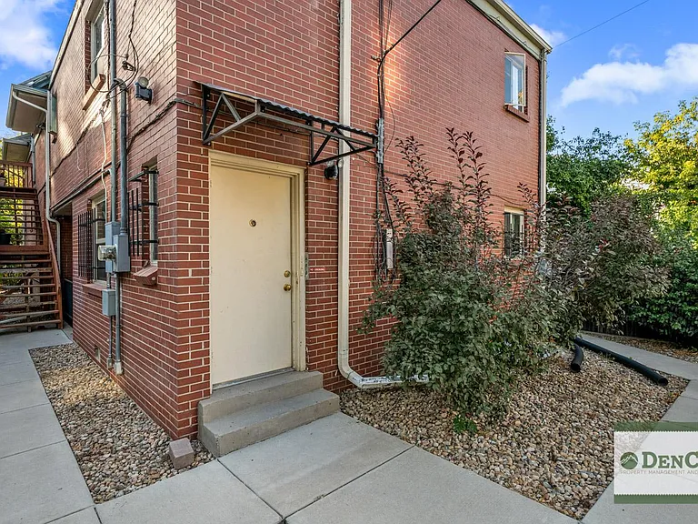 1840 Vine St #4 — Photo 3