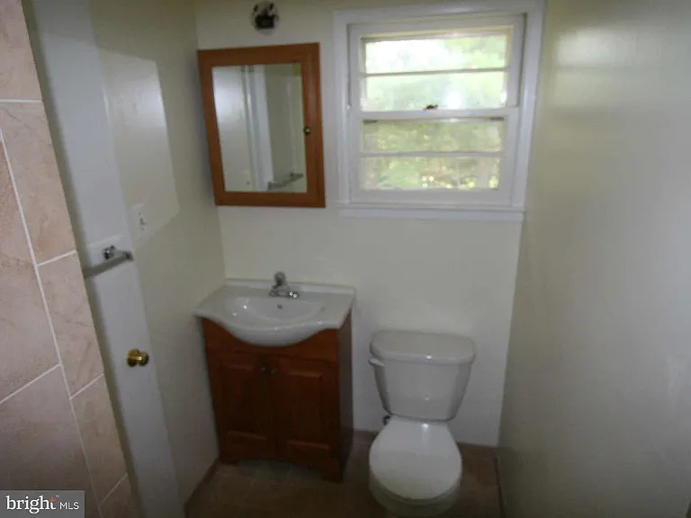 1103 Roberta Ct — Photo 11