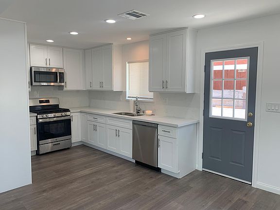 2nd image of 3140 W 132nd St