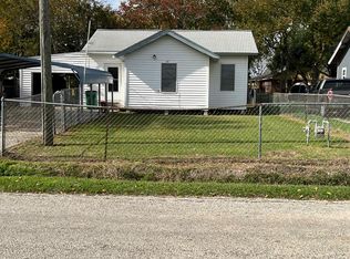 1727 Gray St, Palacios, TX 77465