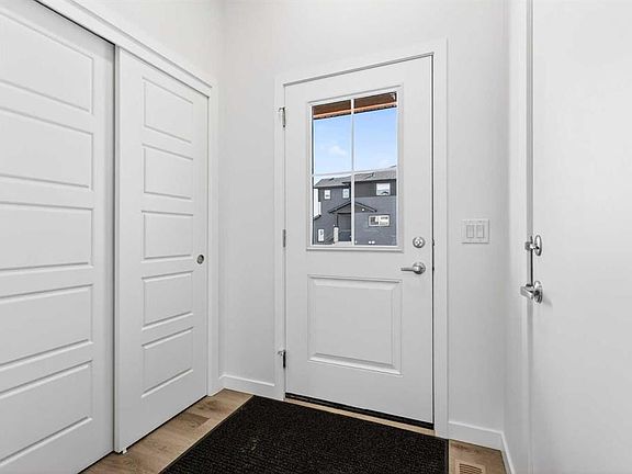 3rd image of 50 E Creekside Way SW