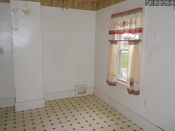 2nd image of 387 West St