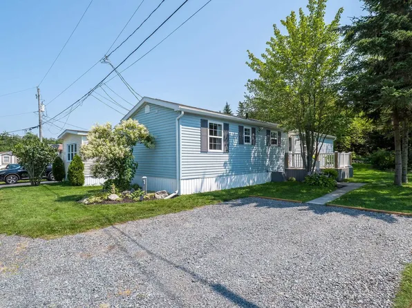1 Wilbert Devoe Cres, Timberlea, NS B3T 1K9