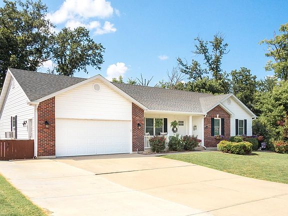 2nd image of 201 Gardenia Dr