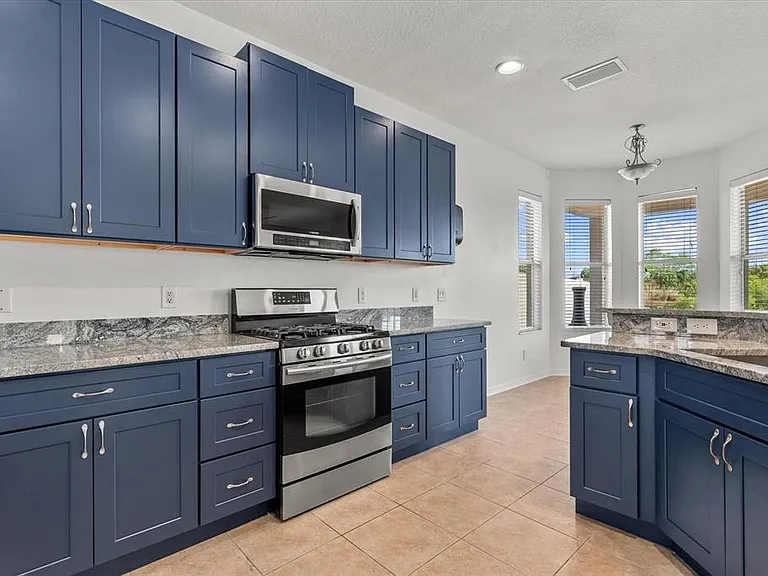 12808 Hampton Hill Dr — Photo 3