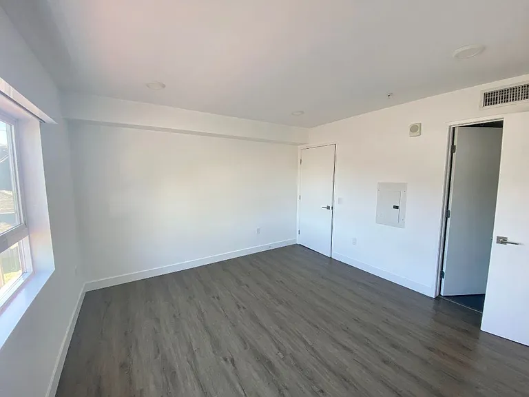 5455 Inglewood Blvd #4 — Photo 9