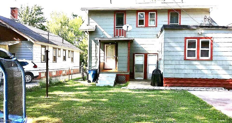 2nd image of 2132-2134 E 30th St