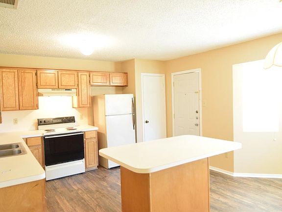3rd image of 2913 Cinco Dr