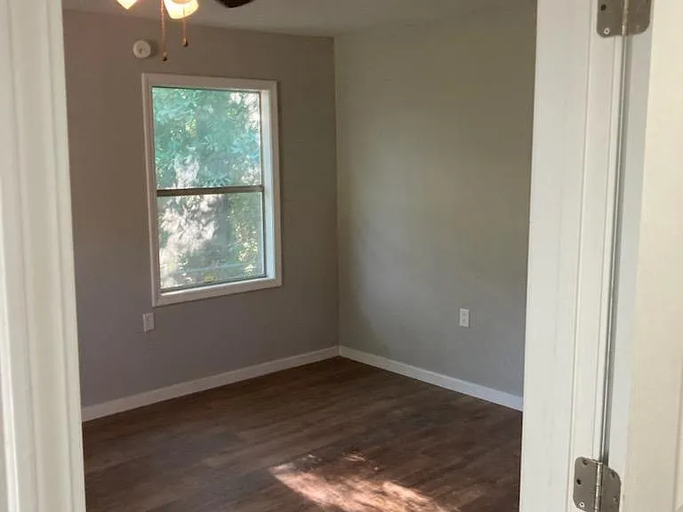 4819 Hubert St — Photo 5