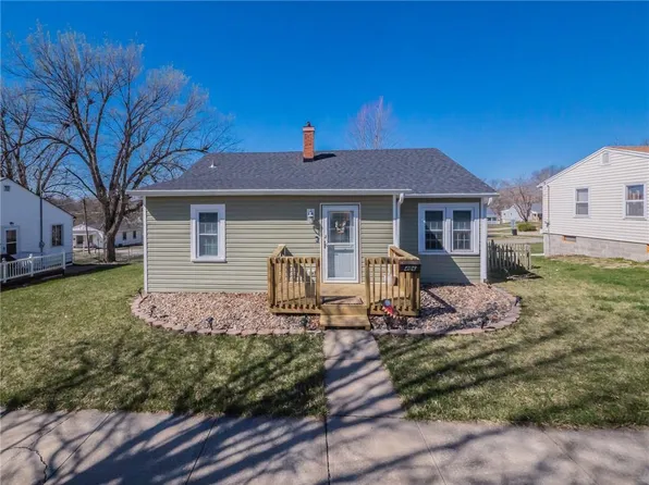 406 S Davis St, Maryville, MO 64468