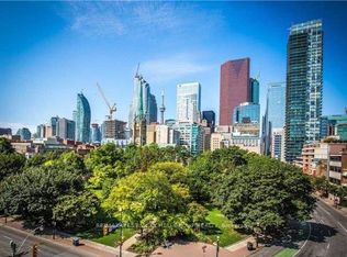 112 George St #S529, Toronto, ON M5A 2M5
