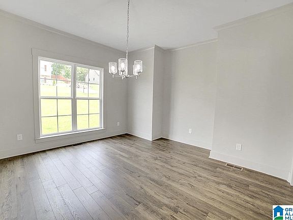 5th image of 3416 Chatham Cir