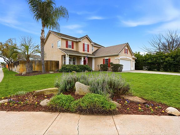 3rd image of 903 W Sandstone Court