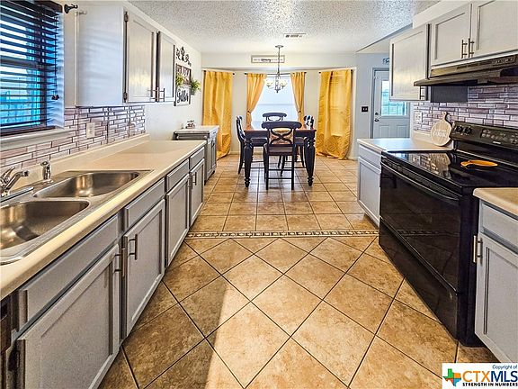 5th image of 3605 Christie Dr