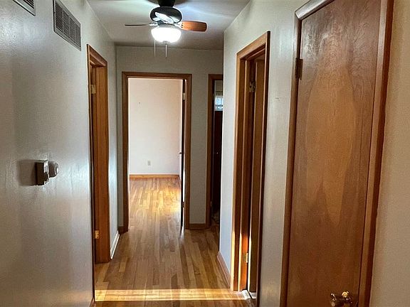 3rd image of 2520 Old Highway 40