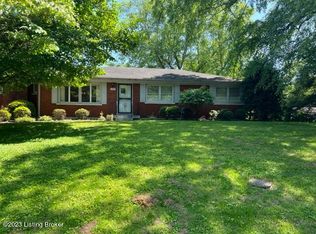 10017 Silverwood Ln, Louisville, KY 40272