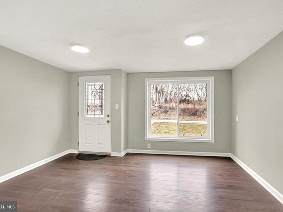 4th image of 284 Marsh Run Rd