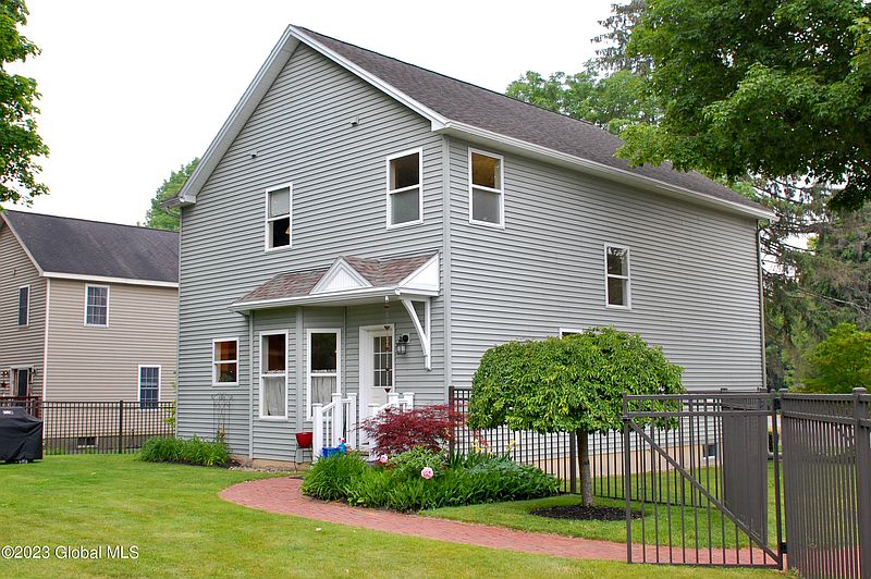 3rd image of 130 Elm St