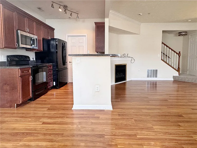 203 Sonie Dr — Photo 7