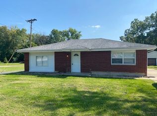 921 N Stanley Rd, Cottage Hills, IL 62018