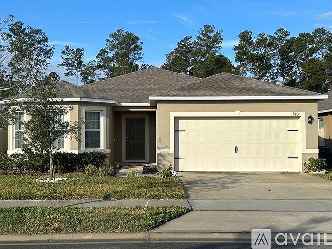 1st image of 923 Guadalupe Dr