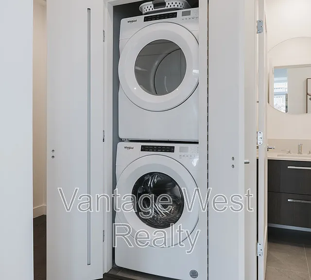 3389 Lakeshore Rd #516 — Photo 34