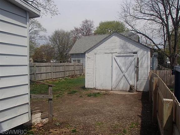 3rd image of 79 Post Ave