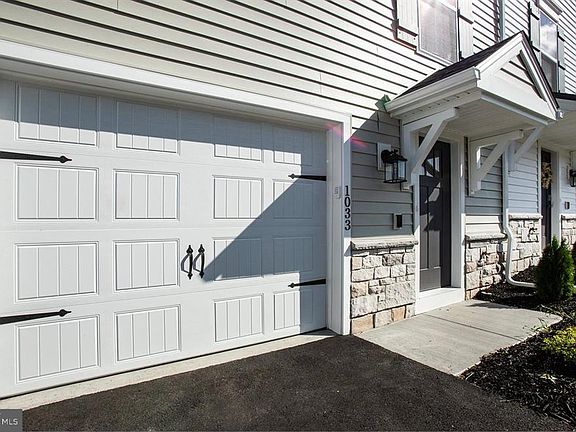 2nd image of 1033 Addie Ln