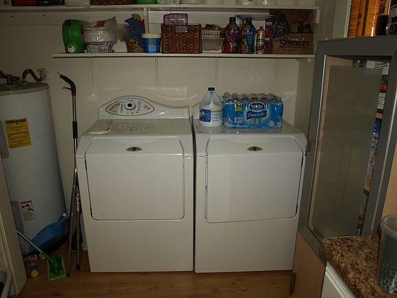 washer dryer included!