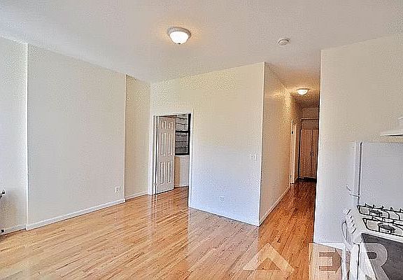4th image of 302 Quincy St APT 2C